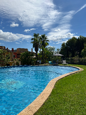 Sehr gepflegte Wohnung mit zwei Schlafzimmern und zwei Bädern in Santa Ponsa zu verkaufen