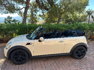 Mini Cabrio PKW Auto auf Mallorca 25 Tkm unfallfrei span. Zu.