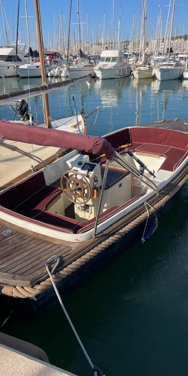 Motorboot mit Liegeplatz in Palma de Mallorca *RCNP*