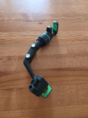 Verschiedene Handyhalterungen fürs Auto