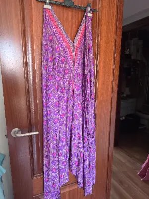 Verschiedene Kleider – neuwertig – je 15 €