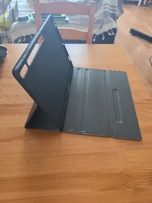 Hülle / Cover für Samsung Galaxy Tab S10 – Neu & unbenutzt